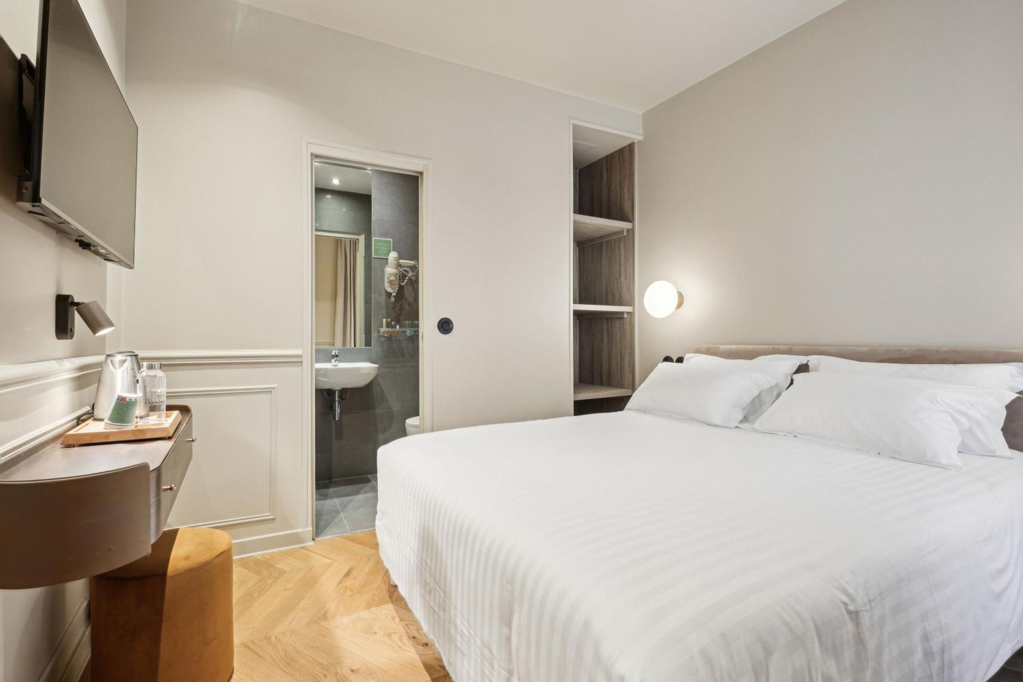 Hotel Clemence Paris Exterior photo