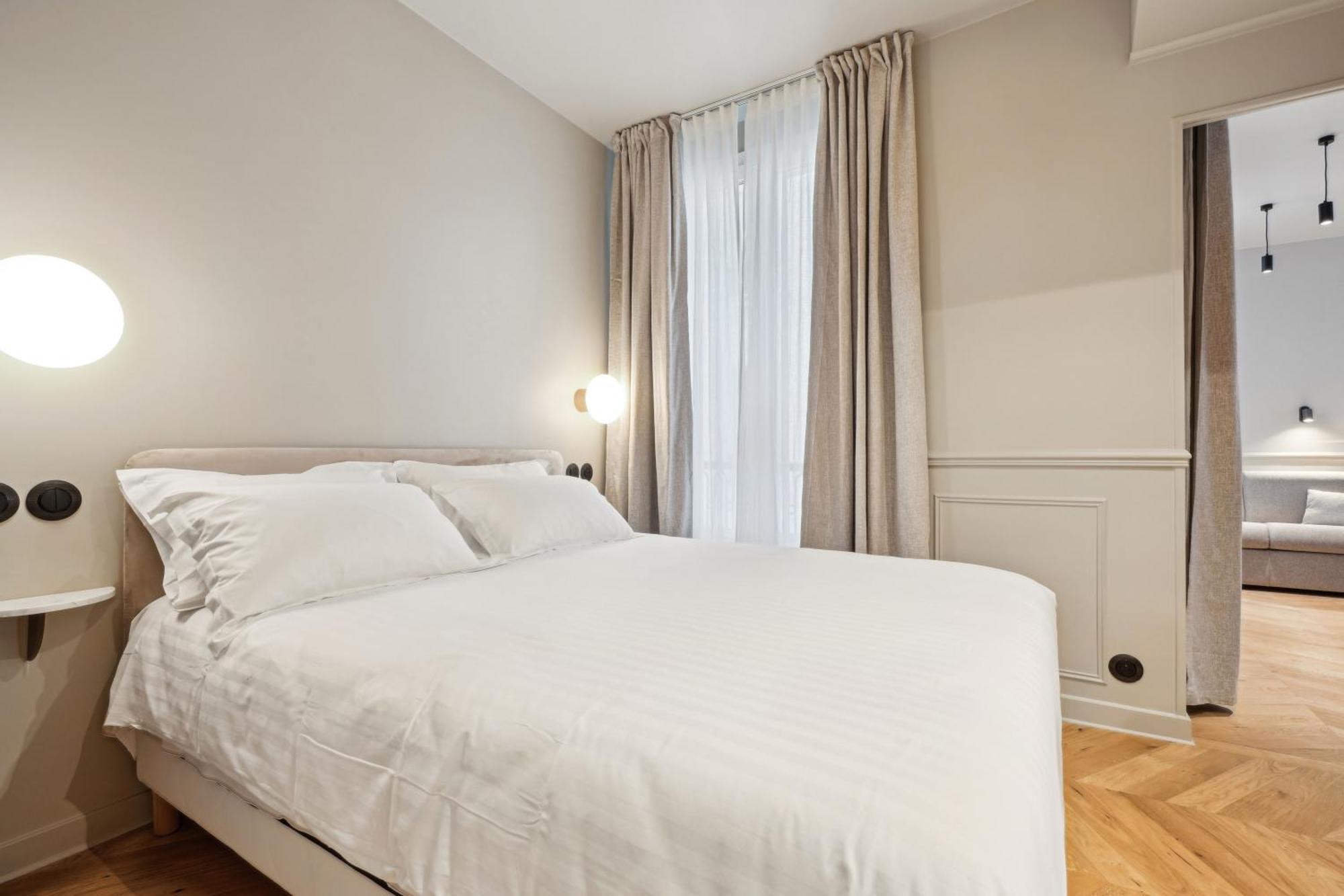 Hotel Clemence Paris Exterior photo